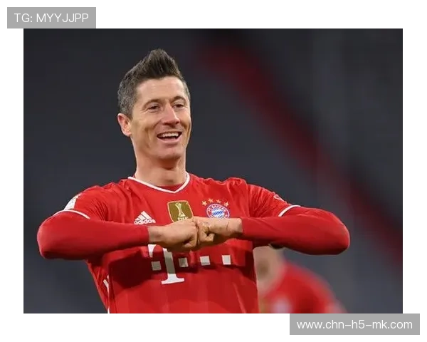 莱万背身回做连线，拜仁进攻节节攀升